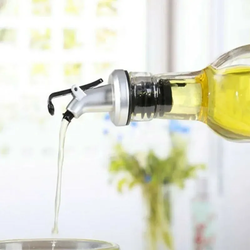 Auslaufsichere Olivenöl-Spenderflasche mit Capwine-Verschluss zum Ausgießen von Essig, Soße, Wein oder Salatdressing — image 4