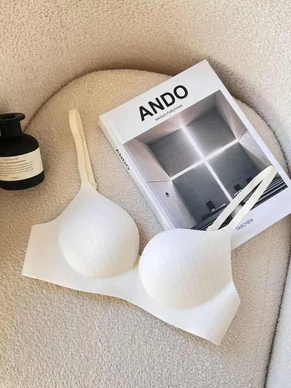 Nahtlose, bequeme, atmungsaktive Push-Up-Dessous für Frauen, kleine Brüste, zeigen einen großen Anti-Durchhänger-BH