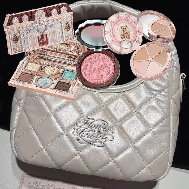 Flower Knows แต่งหน้าชุด Swan Ballet คอนซีลเลอร์ Palette นูน Blusher Shine ลิปสติกชุดพร้อมกระเป๋า THE SWEETIE BEAR Bunny Garden — image 1