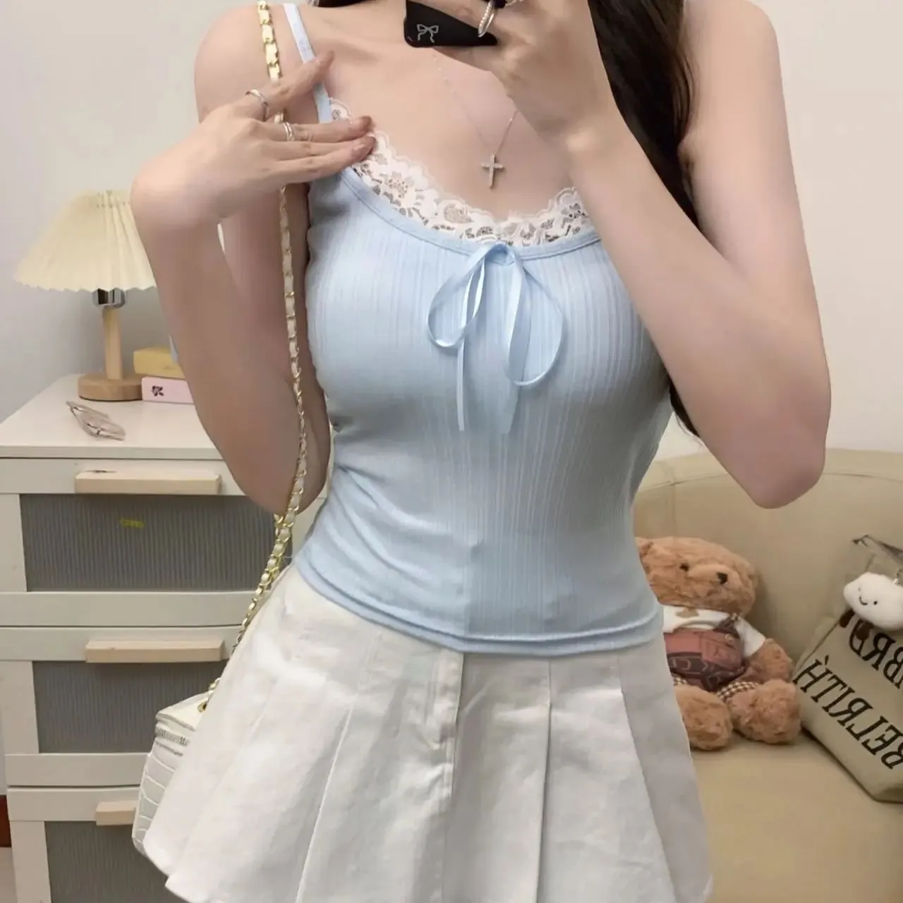 Hiasan Renda Patchwork Seksi Baju Atasan Camis Kasual Manis Ramping Pejal Leher V Tanpa Lengan Baju Kebal Comel Wanita 2025 Musim Panas Streetwear Wanita — image 7