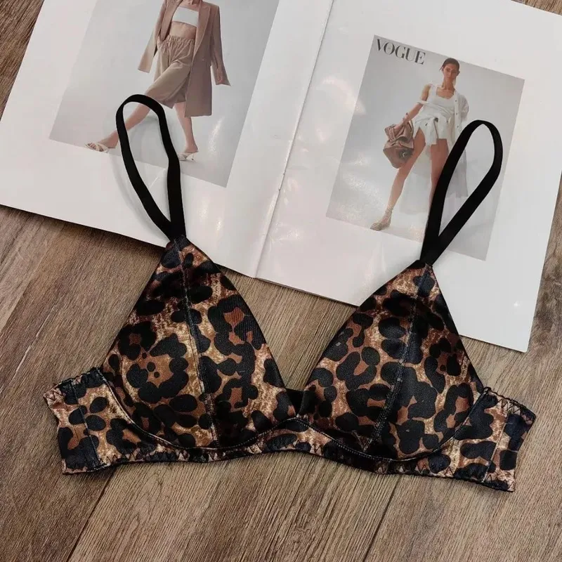 Femmes sous-vêtements Sexy coupe triangulaire soutien-gorge ensemble petite poitrine haut soutien-gorge confortable Push Up soutien-gorge respirant sous-vêtements sans couture