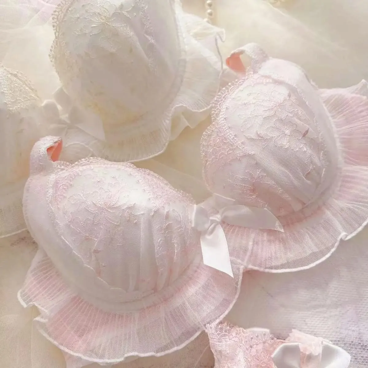 Ultra-beautiful small fresh bras embroidery thin cup student girls cute lingerie push up sexy underwear bra set — image 2