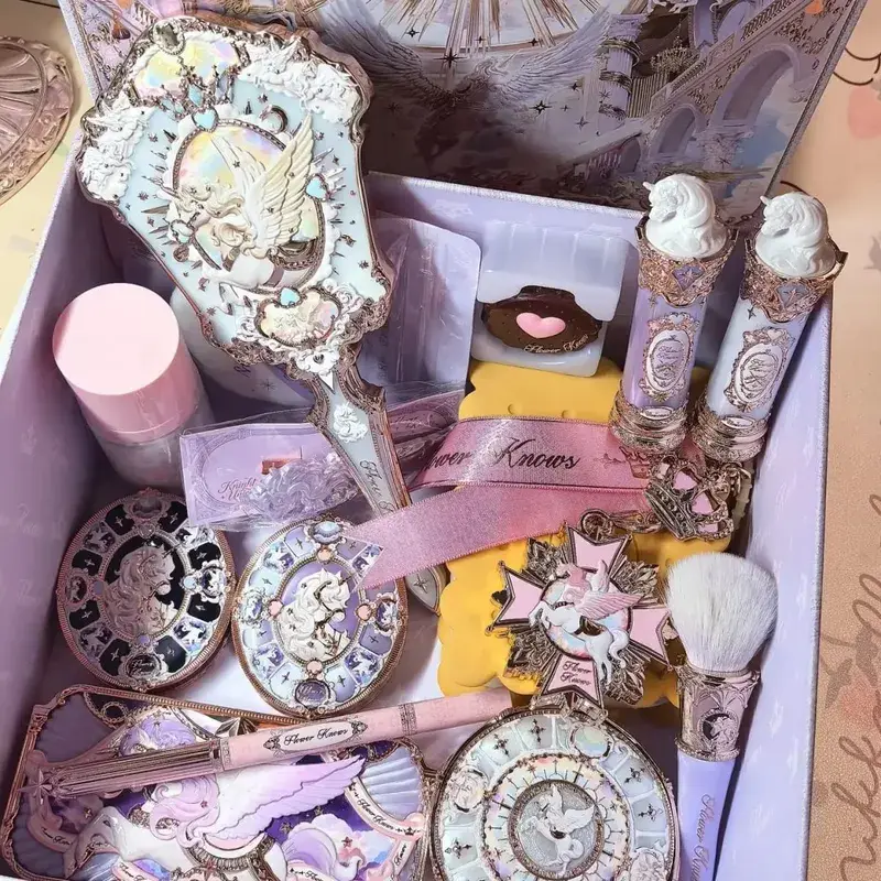 Zestaw do makijażu Flower Knows Knight Unicorn - szminka Blush Cloud Setting Powder Zestaw kosmetyków Starlight Eyeshadow w pudełku prezentowym — image 2