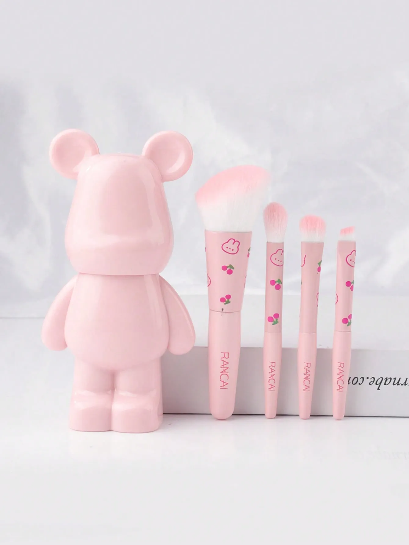 4-delige make-upborstelset met kersenprint en schattig beervormig opbergdoosje Blush met zachte haren Oogschaduwdetail make-upborstelset — image 1