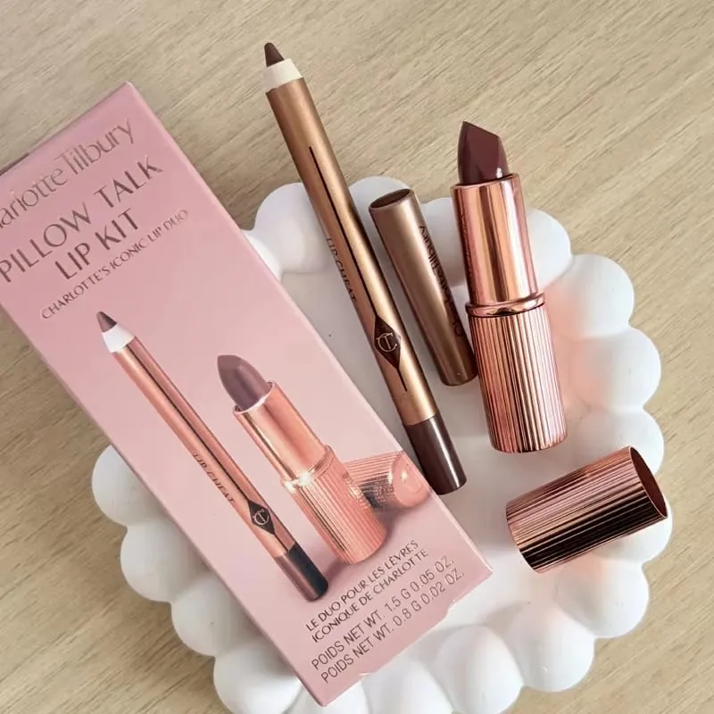Charlotte Tilbury - Coffret crayon à lèvres avec fond de teint soyeux à l'huile essentielle, maquillage lisse, léger, naturel et flou — image 16