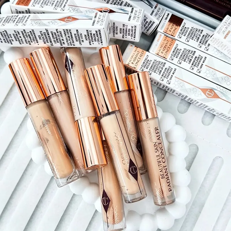 มูลนิธิ Charlotte Highlighter เนื้อสัมผัสต่อเนื่องของสเปรย์เซ็ตติ้งคอนซีลเลอร์ให้ความชุ่มชื่นสำหรับการแต่งหน้า เครื่องสำอาง Essence Tilbury — image 2