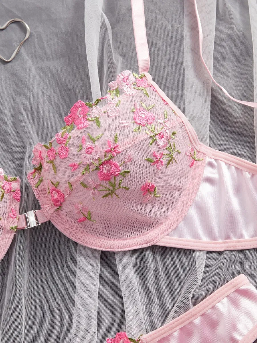 Set Pakaian Dalam Sulaman Bunga Merah Jambu 2PCS Penutupan Depan Separa Tipis Bertali Belakang Cangkuk Ganda Seluar Dalam Seksi untuk Acara Romantik — image 4