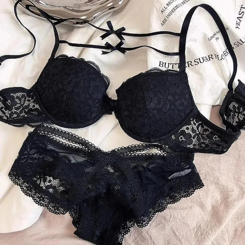 Lingerie da donna Reggiseno e slip comodi senza fili Set di slip e rete ricamati Intimo anti-cedimento ricamato Pure Desire — image 7