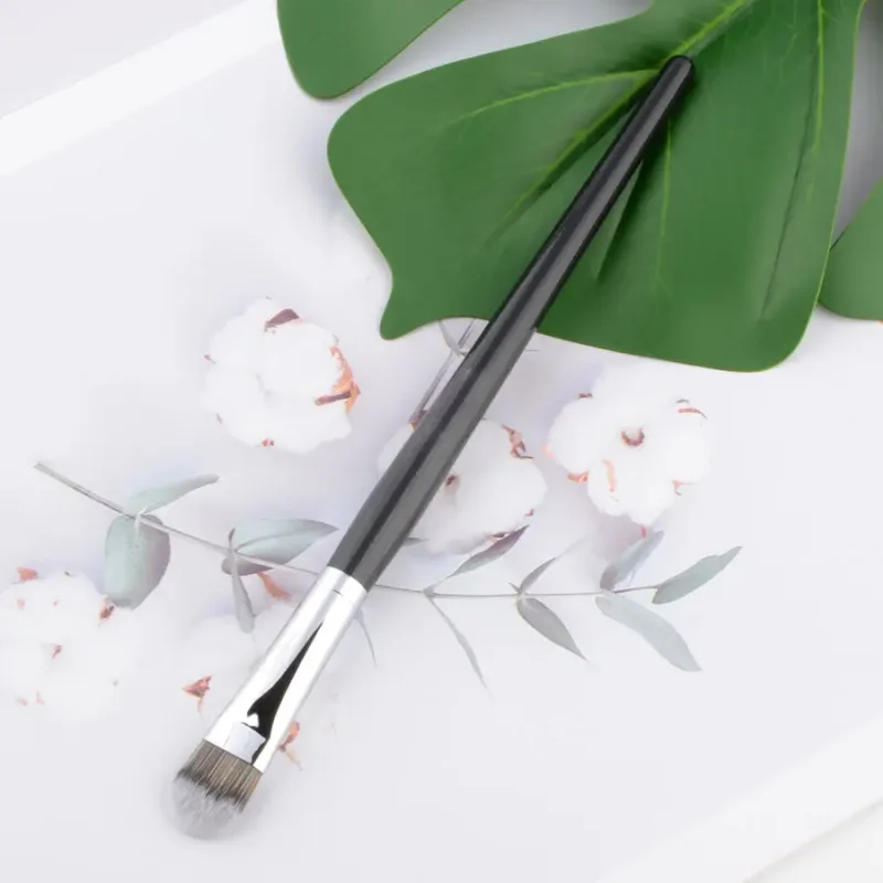 1 piece Pro Stippling Concealer #52 Detail Eyeshadow Eye Nose Shadow Makeup brushes Make up brush synthetic Hair wood handle