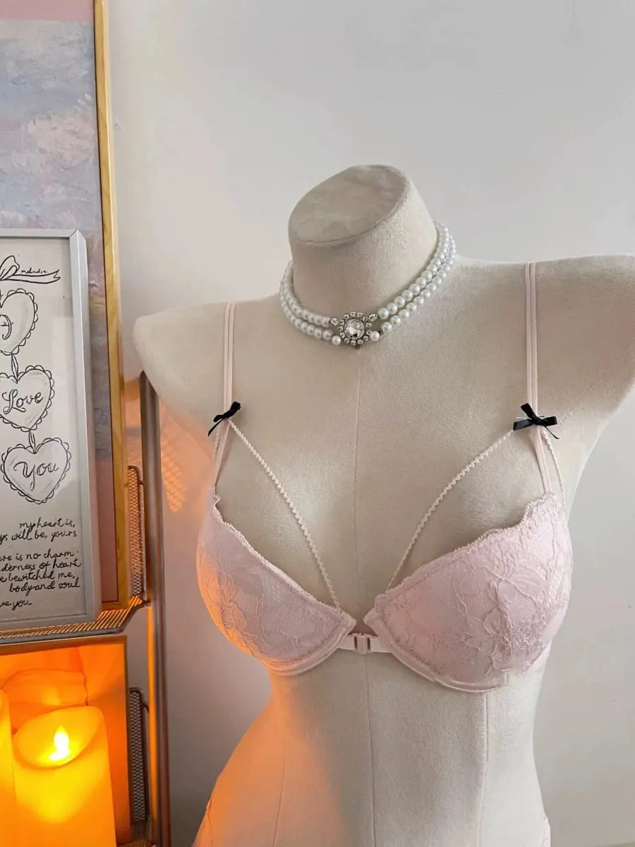 Sutiã e conjunto de sutiã com fecho frontal, coquete mínimo, alças finas sem fio, beleza, envoltório lateral, suporte pequeno, busto curvilíneo, luz íntima — image 12