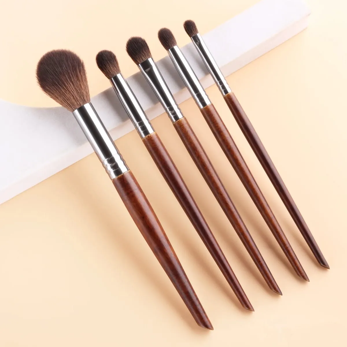 Set di pennelli per trucco naturale da 5 pezzi Kit di pennelli per trucco per ombretti per sfumare il pennello per trucco maquillage