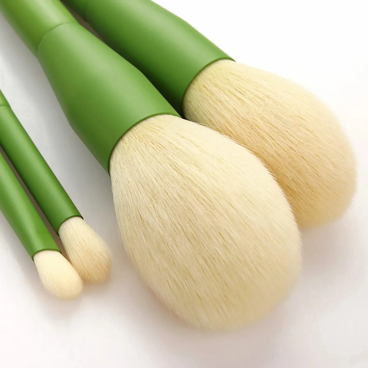 11 stk grønt håndtag makeup børster Blød børster til Powder Blush Foundation Øjenskygge Kosmetiske værktøjer — image 5