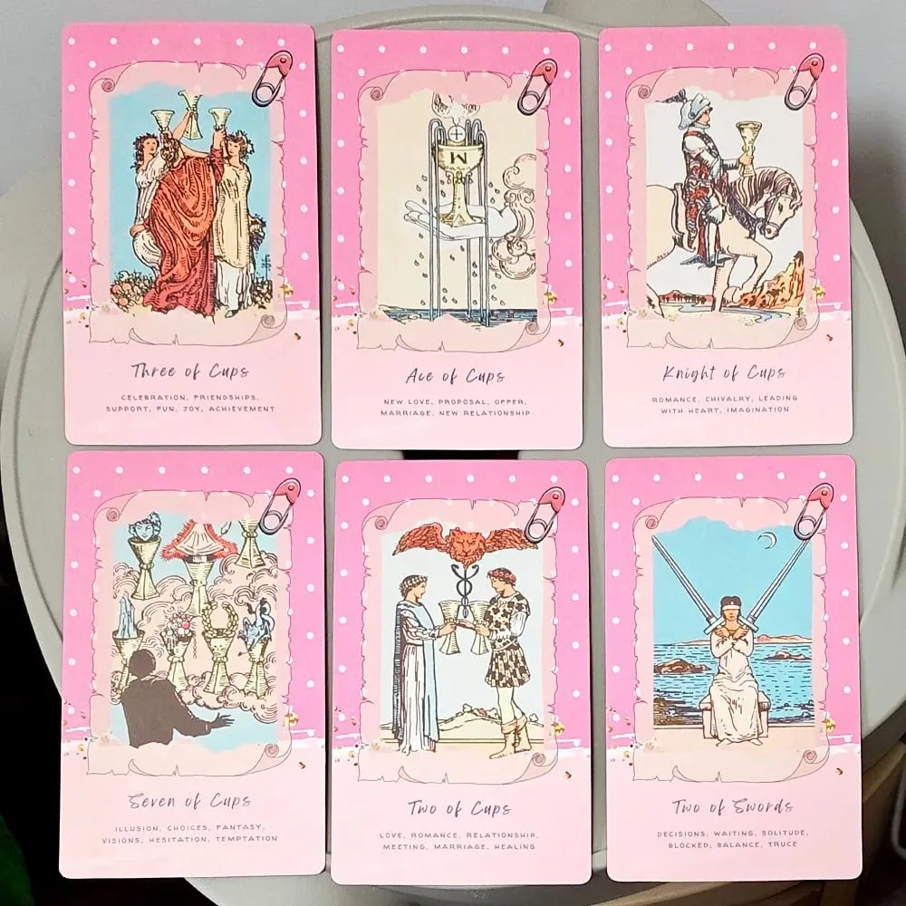 Dek Tarot Pink Waite 78 Kad Dengan Kata Kunci Reka Bentuk Kolaj Merah Jambu Comel Ramalan Dek Oracle Permainan Papan Meramal — image 4