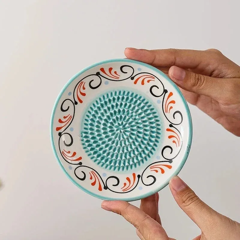 Alat Parutan Jahe Keramik Sederhana Warna-warni Penggiling Tangan Penghancur Bawang Putih Portabel Porselen Wortel Jahe Penggiling Alat Dapur — image 5