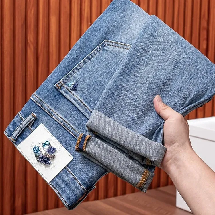 Jeans Kualitas Tinggi Baru 2024 Pakaian Pria Fashion Kasual Serbaguna Ringan Mewah dan Kesederhanaan Celana Meruncing Slim Fit