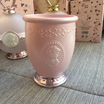 Porta pennelli Laduree Queens Bianco Rosa Lussuosi pennelli per trucco Cilindri Contenitori per la conservazione — image 8