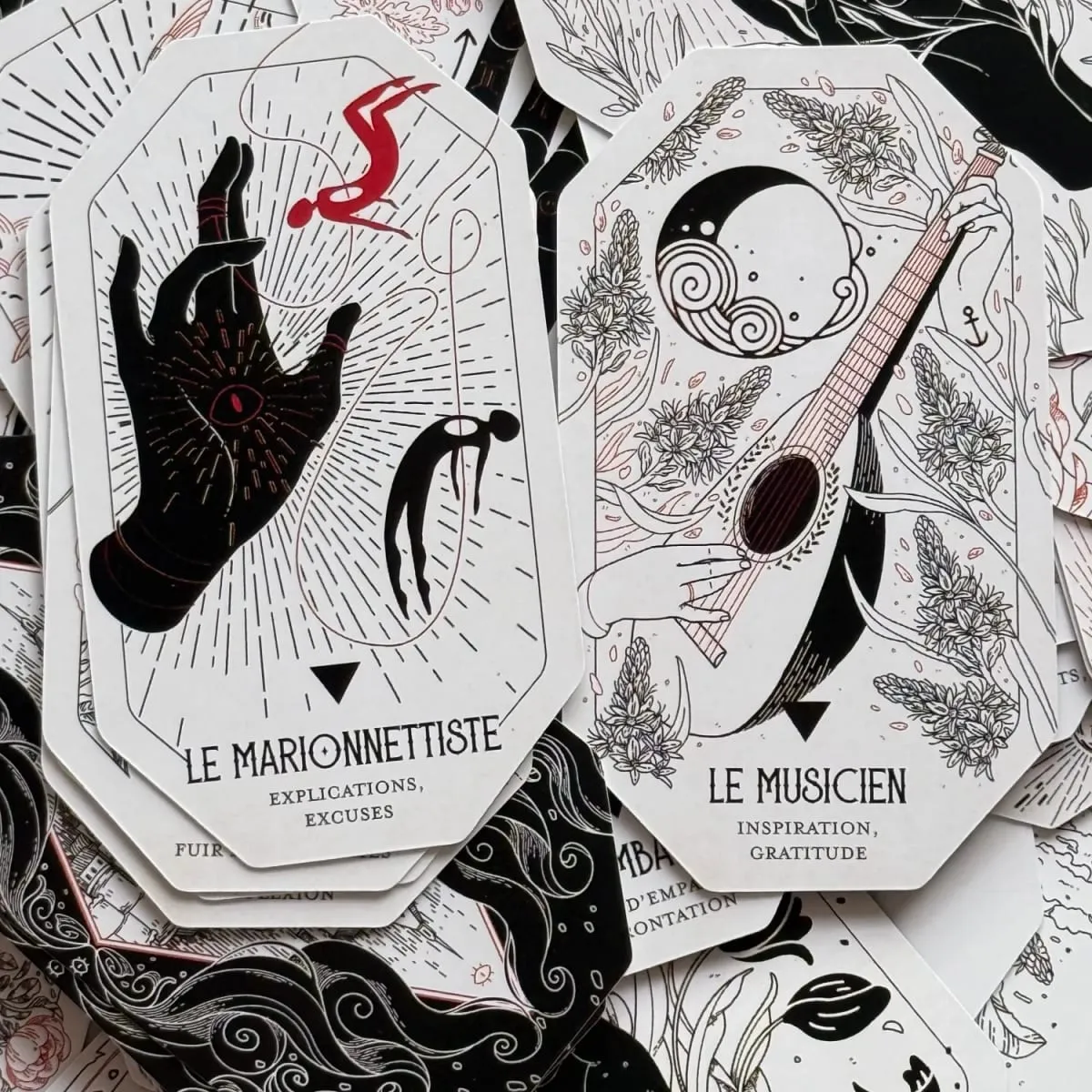 The Citadel A Fantasy Oracle Cards เวอร์ชั่นภาษาฝรั่งเศส เกมกระดาน 60 สำรับที่สมบูรณ์แบบสำหรับการชี้แนะทางจิตวิญญาณและนักสะสม — image 5