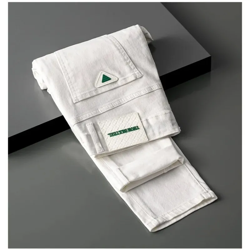 Jeans bianchi di fascia alta da uomo 2024 Primavera ed estate Nuovi pantaloni elasticizzati slim fit con ricamo Tendenza versatile e leggera di qualità di lusso — image 2