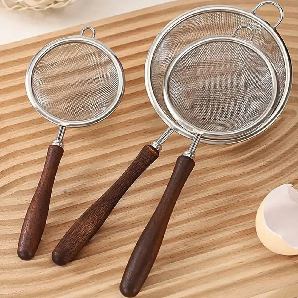 1 cucchiaio per filtro a rete in acciaio inossidabile con manico in legno, cucchiaio per filtro per farina, cucina domestica, filtro per alimenti fritti, strumento per la cottura dell'olio — image 7