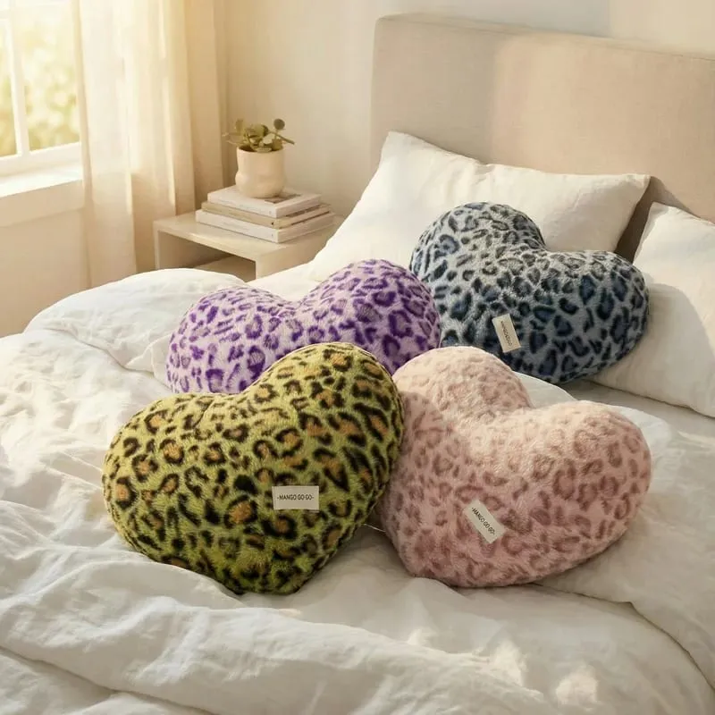 Oreiller imprimé léopard 40x35cm, peluche douce et chaude, coussin de canapé, cadeaux romantiques de la saint-valentin, décoration de maison pour 2026 — image 2