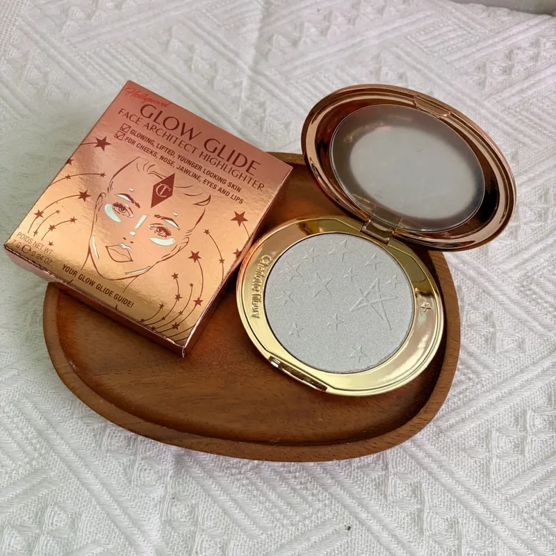 Charlotte Tilbury Cosmetics Flawless Liquid Highlighter Moisturises Skin Luxury Palette Satin-matte Shimmer Metallic Finishes — image 25