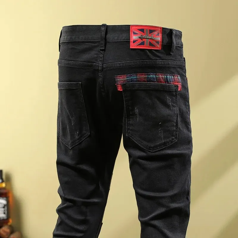 Jeans strappati da uomo con design patchwork Pantaloni lunghi neri skinny fit primaverili alla moda da strada stile motociclista — image 4