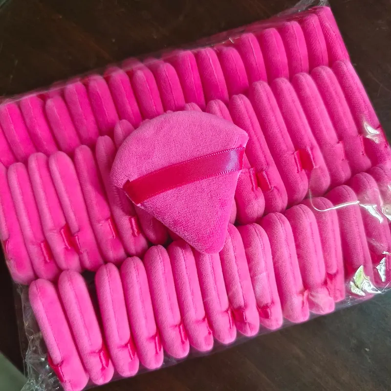 Borong 50Pcs Segitiga Serbuk Puff Mini Span Solek Muka Kosmetik Kapas Lembut Face Powder Puff Boleh Dibasuh Velvet Makeup Puff — image 4