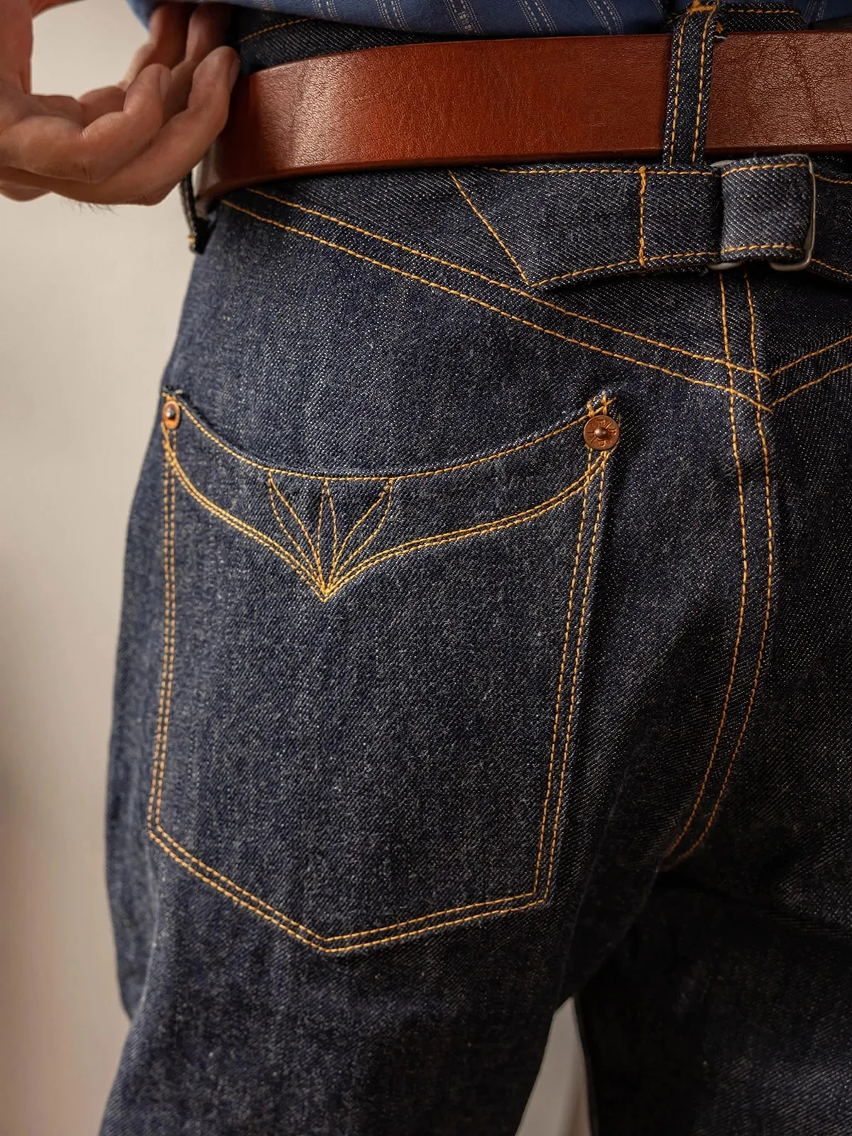 Jean rouge Tornado 350 Selvedge avec poches et coutures avec boucle au dos, pantalon en denim brut 14oz