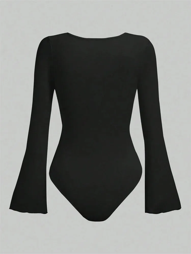 Damen-Bodysuit, einfarbig, Rüschensaum, ausgestellt, langärmelig, Herbst-Winter 2024, Rundhalsausschnitt, einfarbig, gerüscht, Slim-Fit, Strampler-Oberteil — image 2