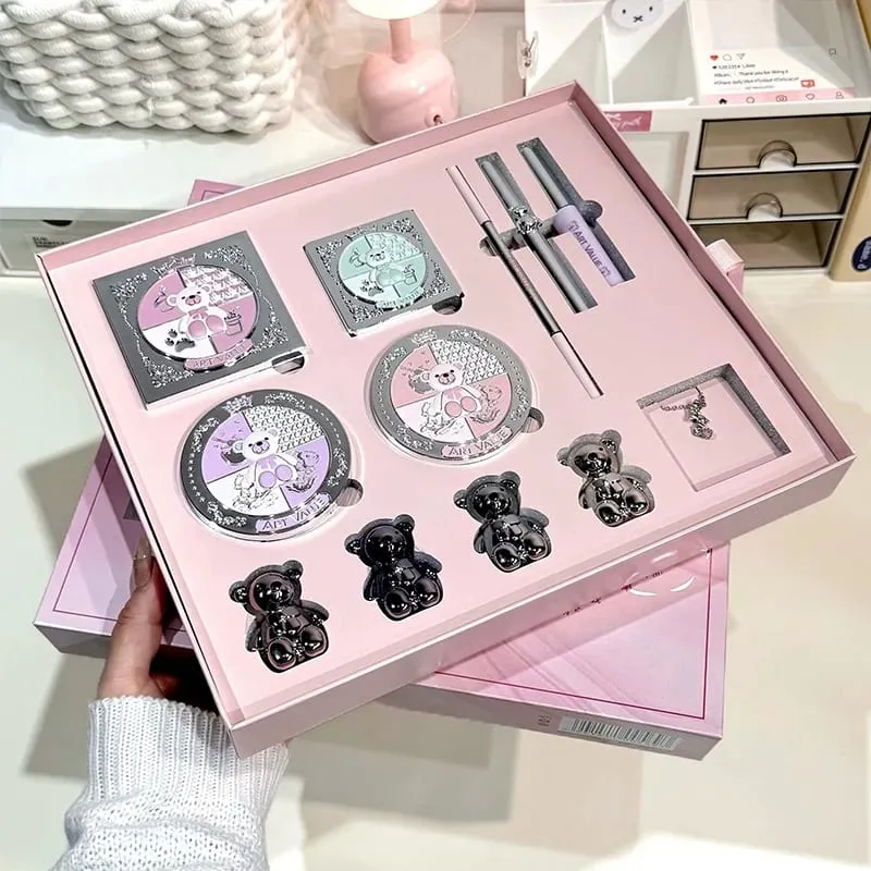 GIÁ TRỊ NGHỆ THUẬT Bộ trang điểm Bao gồm 4 Bùn môi 1 Bút kẻ lông mày 1 Mascara 1 Lông mày có màu 1 Phấn nén 1 Phấn má hồng 1 Đường viền 1 Mỹ phẩm phấn mắt