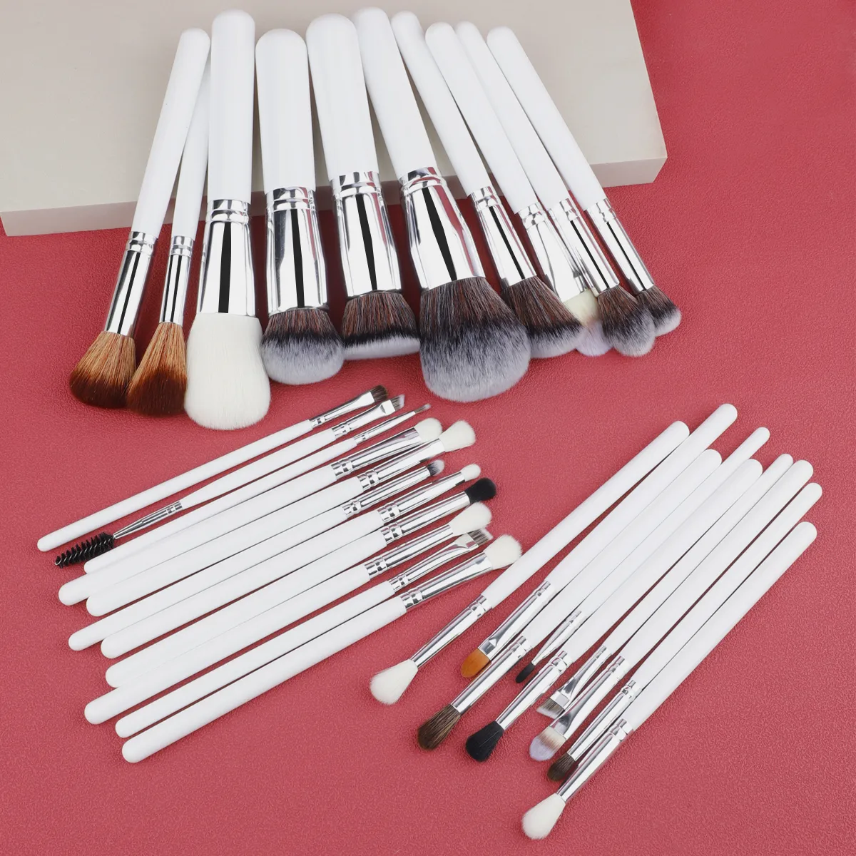 Set di pennelli per trucco professionale da 30 pezzi Strumenti di bellezza cosmetici Fondotinta Ombretto Correttore Pennelli per miscela Polvere di setole soffici — image 1