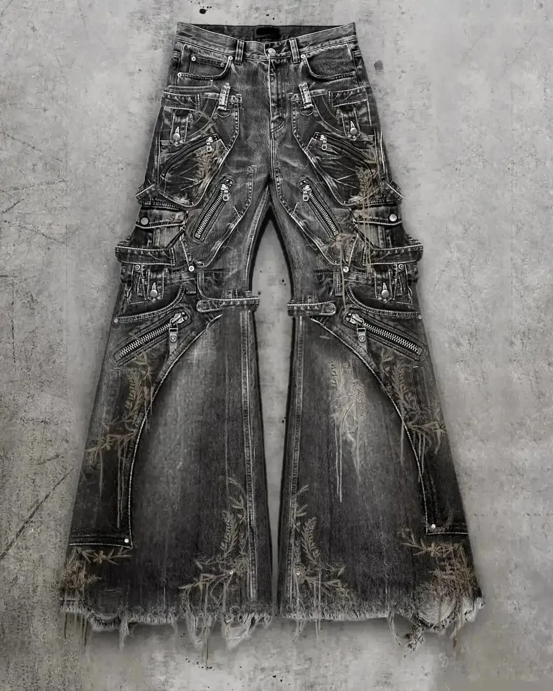Jeans cargo multitasche streetwear goth punk Pantaloni da uomo svasati in denim nero effetto consumato con cinturini Cerniere Borchie Bordi sfrangiati — image 2