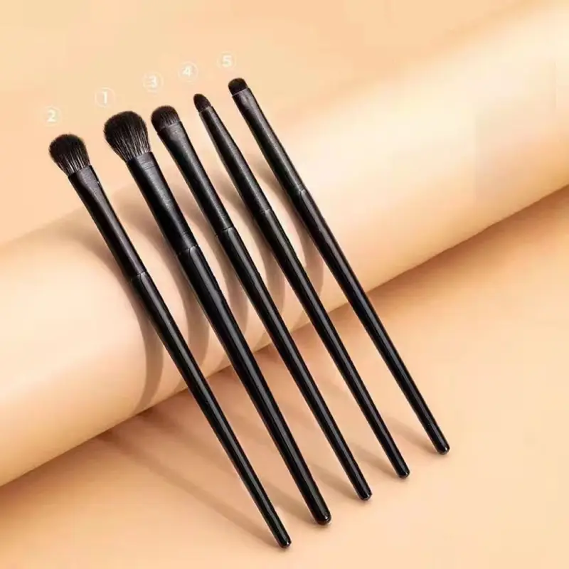 5/6 Buah Kuas Eyeshadow Serba Guna Nyaman Lembut dengan Pegangan Plastik Kuas Rias Noda Alat Rias