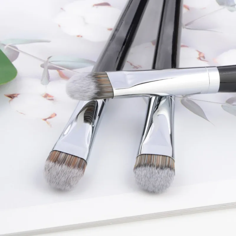 1 piece Pro Stippling Concealer #52 Detail Eyeshadow Eye Nose Shadow Makeup brushes Make up brush synthetic Hair wood handle