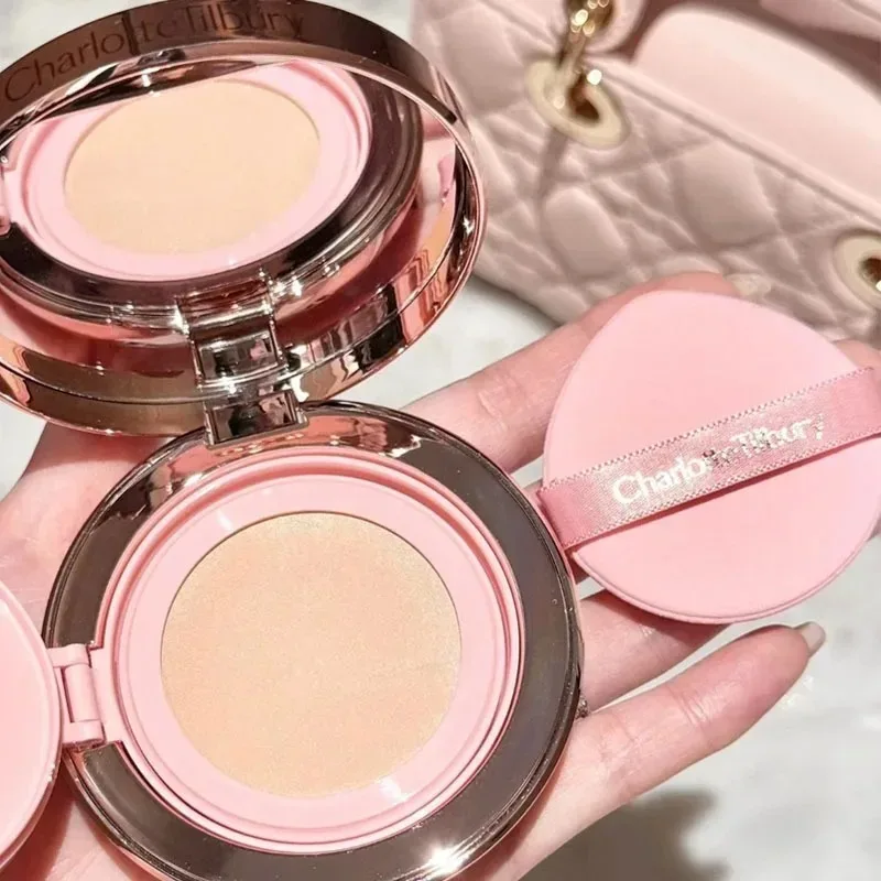 Charlotte Tilbury Concealer Cushion Selembut Sutera dan Tahan Lama Tona Kulit Mencerahkan Mudah Alih Menggebukan Mekap Wajah Dengan Hadiah Kotak — image 5