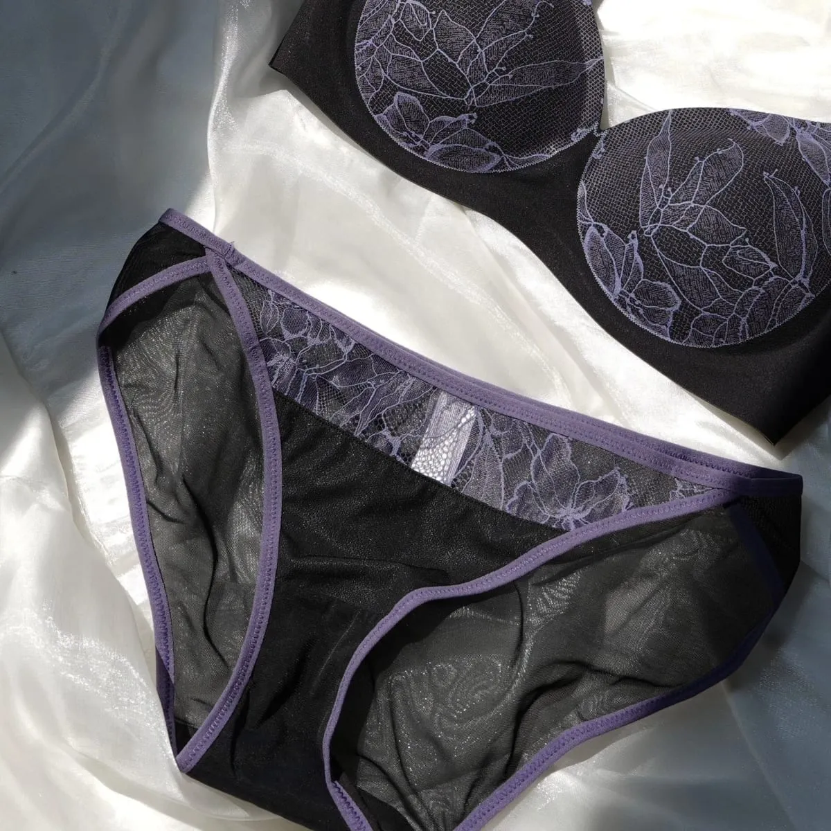Nahtloses, unsichtbares Damen-Dessous-Set, kabellos, dünne Körbchen, bequem, atmungsaktiv, geraffter BH, Höschen, 2-teiliges Unterwäsche-Set