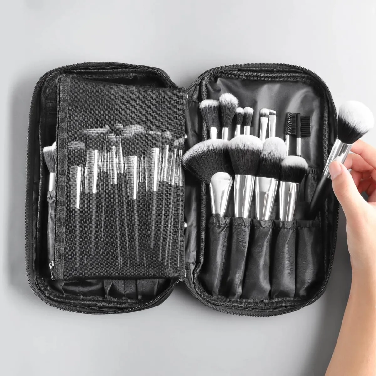 Professionelles 40-teiliges Make-up-Pinsel-Set mit kurzem Griff und Tasche, komplettes Highlight-Concealer-Brauen-Werkzeug für die tägliche Ausbesserung und auf Reisen — image 3