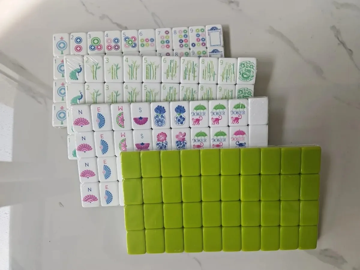 Set Mahjong americano personalizzabile 160 piastrelle Mah Jongg acrilico a 4 strati Regali a sorpresa Mahjong Giochi portatili per feste in famiglia — image 14
