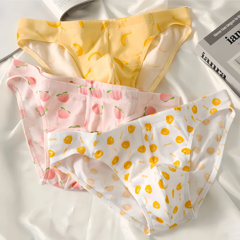 Confezione da tre slip da uomo comodi e delicati sulla pelle, in cotone con stampa di frutta, carini e personalizzati, biancheria intima casual traspirante a vita bassa per giovani uomini — image 3