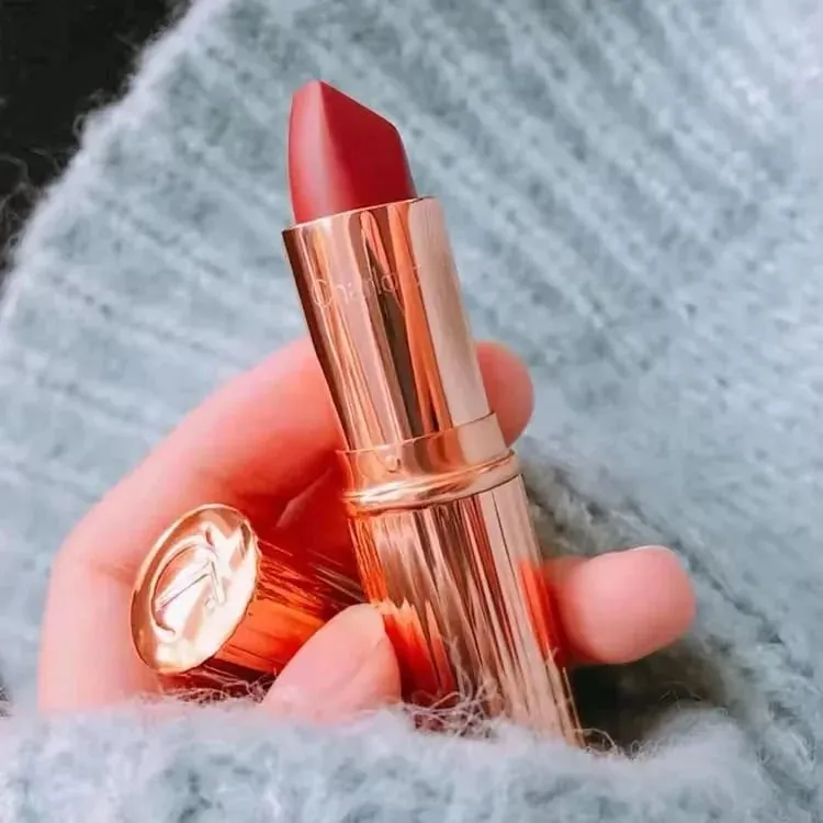 Charlotte Tilbury Lip Liner Is Smooth With Strong Coverage&The Highlighter Contour Palette Brightens And Shapes Your Features — image 3