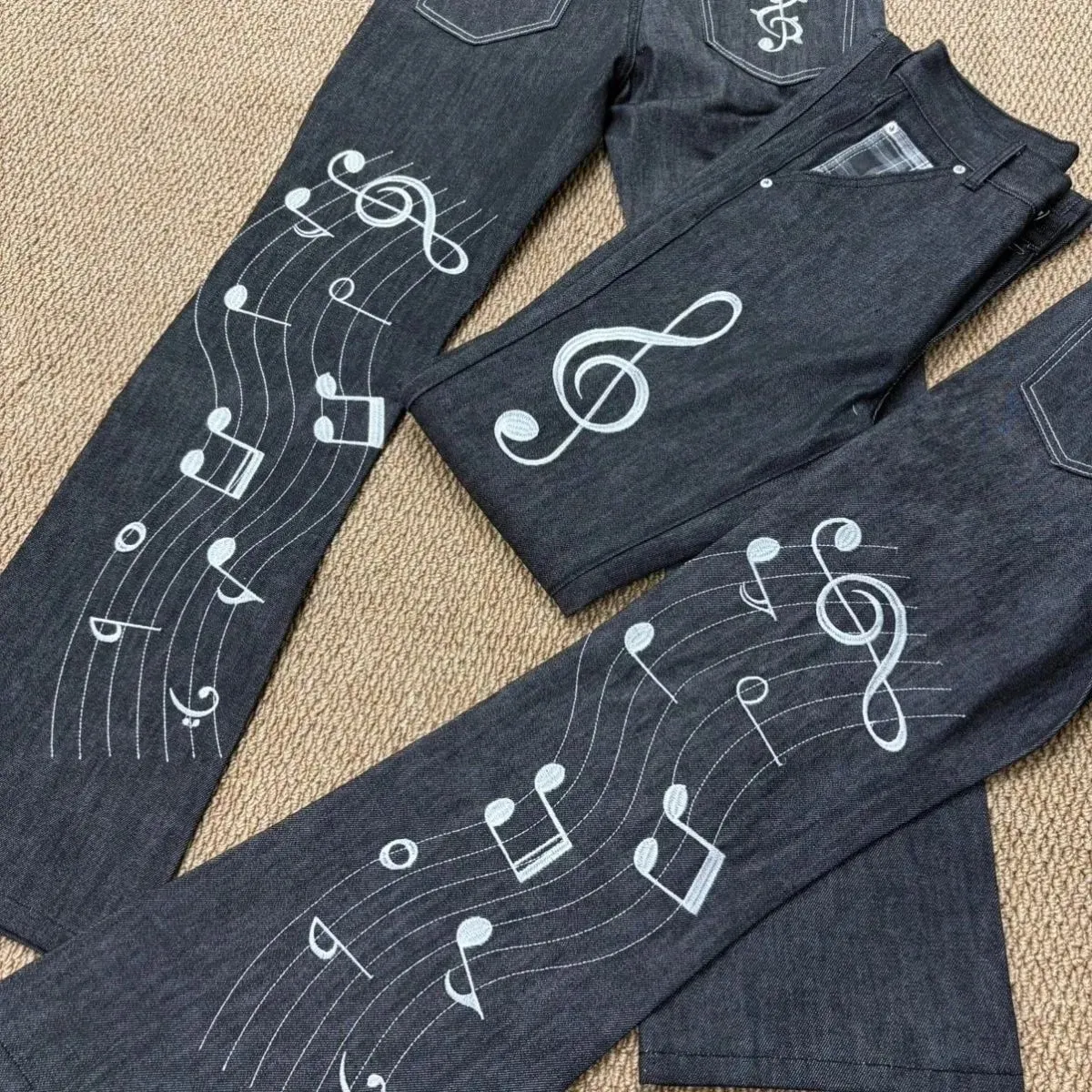 Note Rose Sulam Seluar Jeans Warna Asal Uniseks Versi 1021M Berkobar Sedikit HighStreet Pakai Seluar Jeans Lurus Bersusun Seluar Lelaki — image 5