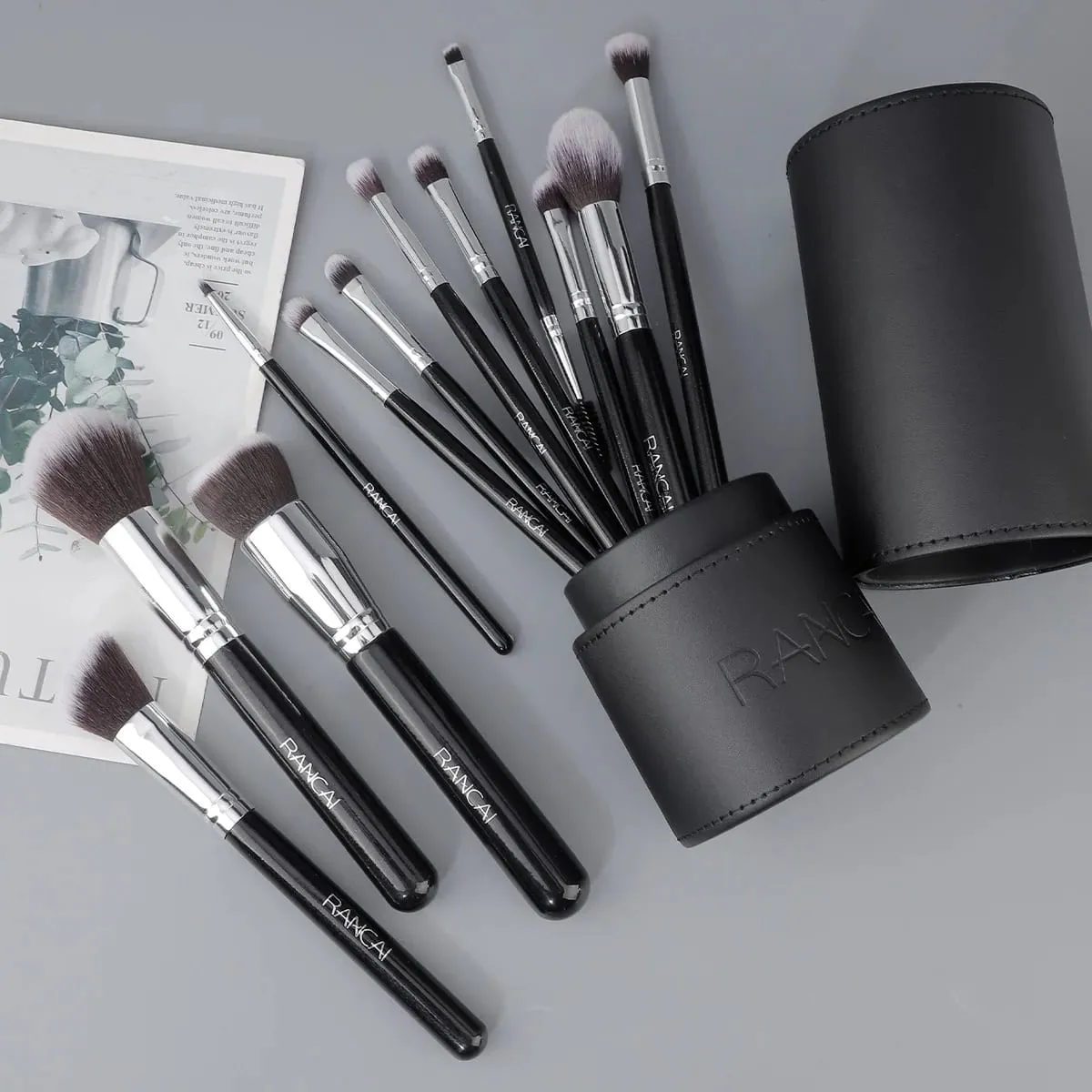 Profesionální dárková krabička 12 kusů štětců na make-up Štětce pro krásu obličeje a očí pro make-up s krycími očními stíny — image 1