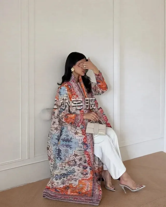 Frauen Falten Miyake Plissee Abaya Langarm Druck Faltbare Kragen Robe Strickjacke Mantel Neue Winter Mode Original Design 2026 — image 21