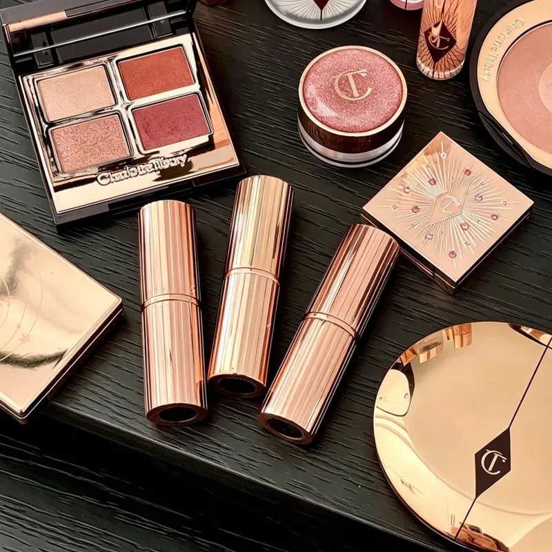 Best Seller CT Makeup Set Four Color Eyeshadow Palette Matte Setting Powder Facial Concealer Effect High-end Lipstick Cosmetics — image 1