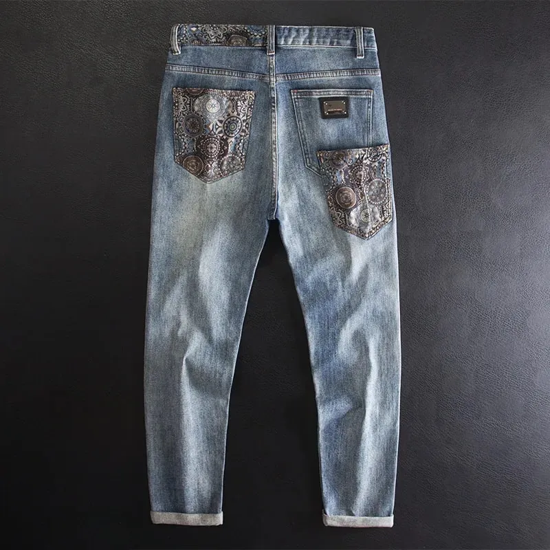 Vintage-Patchwork-Jeans für Herren mit Rissen, modischer Aufdruck, einzigartige, trendige High-End-Röhrenhose mit schmaler Passform — image 2