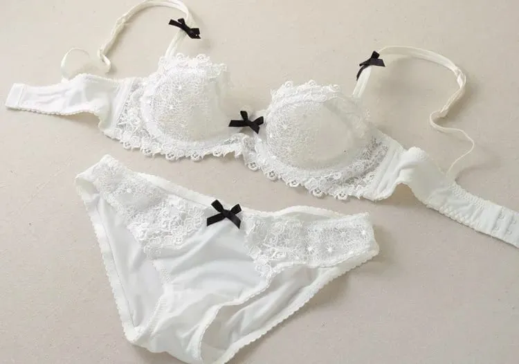 Ensemble de Lingerie d'été en dentelle blanche, soutien-gorge Ultra fin, respirant, maille transparente, Sexy, décolleté en V, Push Up, sans fil, sous-vêtements pour femmes