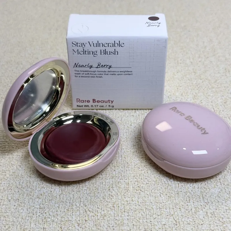 Rare Beauty Liquid Blush Natural Glow เกลี่ยง่าย ในขณะที่ Velvet Blush Stick กันน้ำ กันเหงื่อ น้ำหนักเบา แต่งหน้าติดทนนาน — image 24