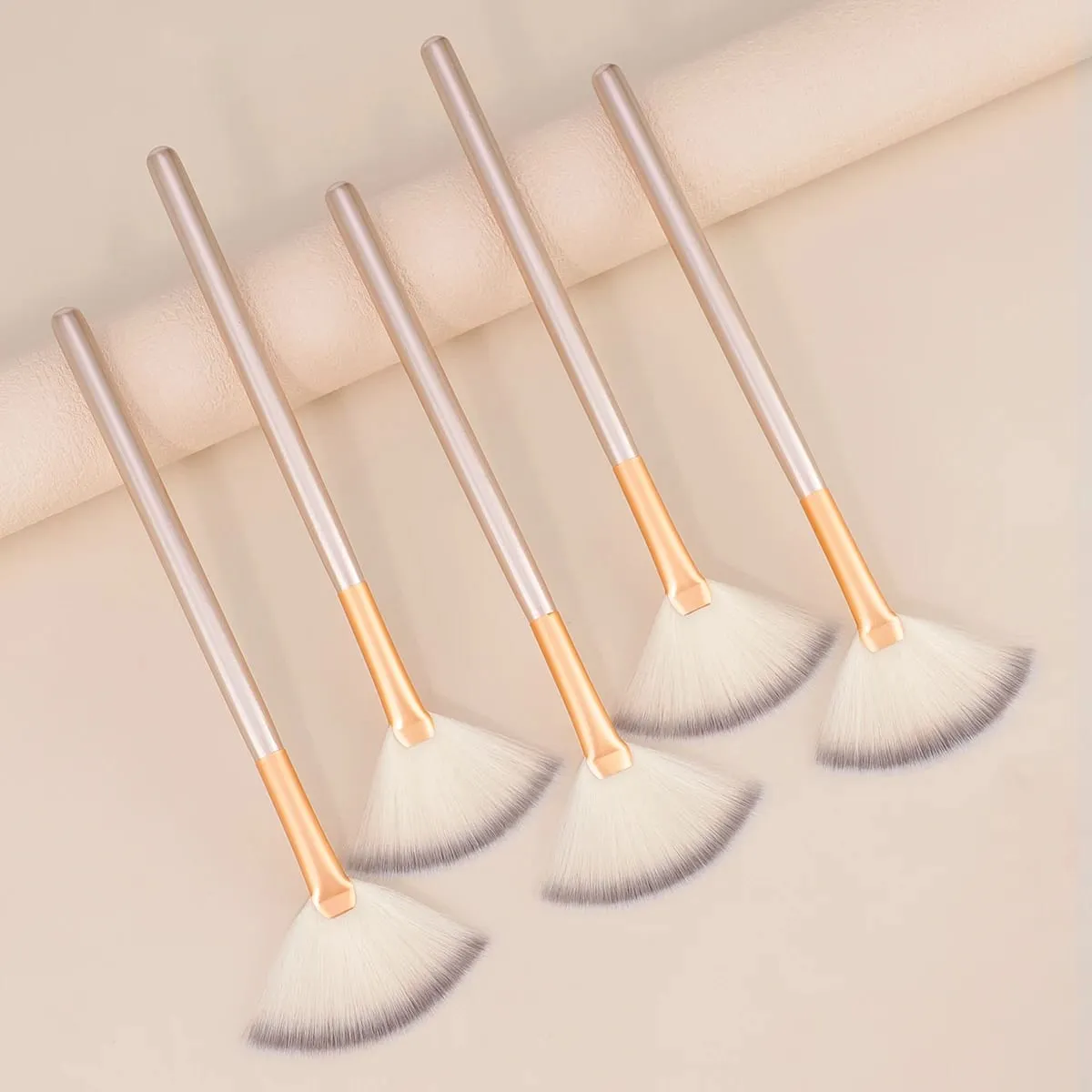 New Practical Facial Brushes Fan Makeup Brushes Soft Portable Mask Brushes Cosmetic Tools for Ladies Girls Nail Charm Beaut — image 4