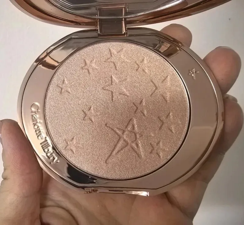 Charlotte Tilbury Starlight Powder Compact og Concealer Medium til fuld dækning Oplysende Vandtæt Hydrating Dewy Finish — image 4