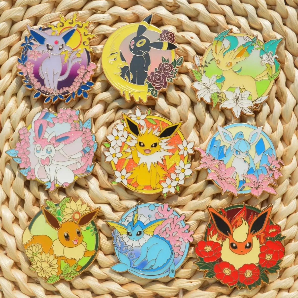 Pokemon Eeveelution Eevee Enamel Pin untuk Lencana Pakaian pada Ransel Lapel Pin Hiasan Hadiah Aksesori Barang Kemas Anime — image 3